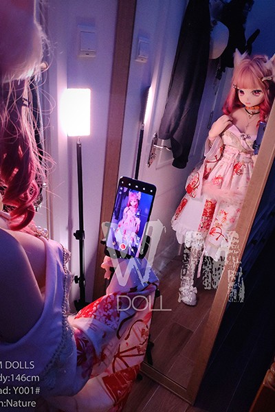 animated doll face mirror