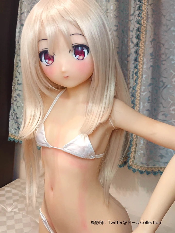 Realistic sex doll