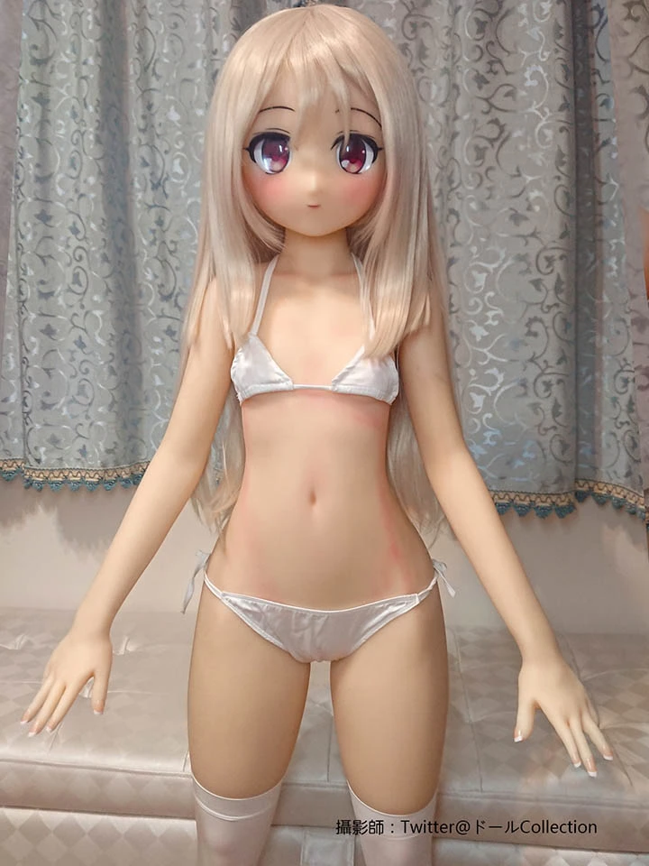 Realistic sex doll